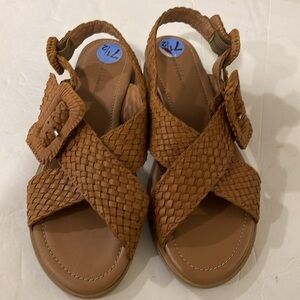House of Harlow 1960 Tan Woven Strappy Sandals new without tags  7.5